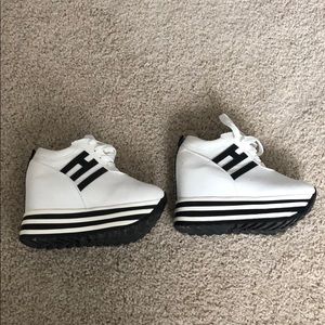 “HI” platform wedge sneakers